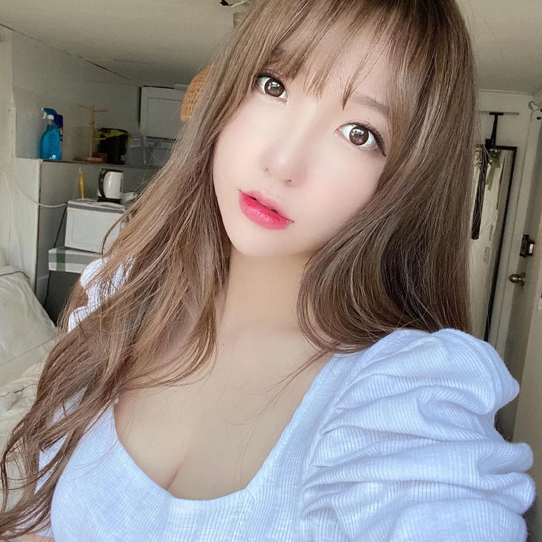 손예은[孙乐乐] 呼之欲出的性感让人眼睛离不开